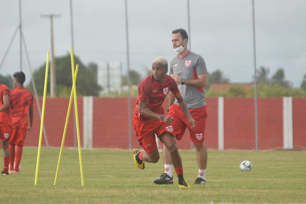 Bill pode aparecer na lista contra o Confiança — Foto: Gustavo Henrique/Ascom CRB