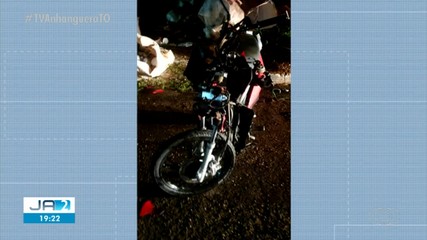 Mulher morre após bater moto na traseira de caminhão, em Araguatins