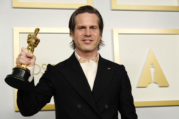 Mikkel E. G. Nielsen ganhou o Oscar na categoria Melhor Montagem por seu trabalho no filme O Som do Silêncio (Foto: Getty Images)