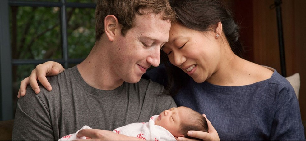 Mark Zuckerberg e Priscilla Chan com a filha Max (Foto: Reprodução/Facebook)