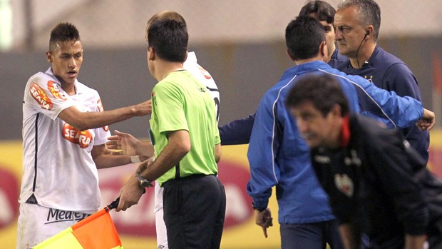 Dorival Júnior perdoa Neymar por incidente: O assédio era absurdo