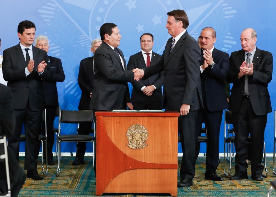 Bolsonaro exclui governadores do Conselho da Amazônia Legal thumbnail