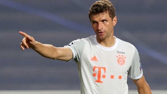 Thomas Müller marcou duas vezes na goleada sobre o Barcelona