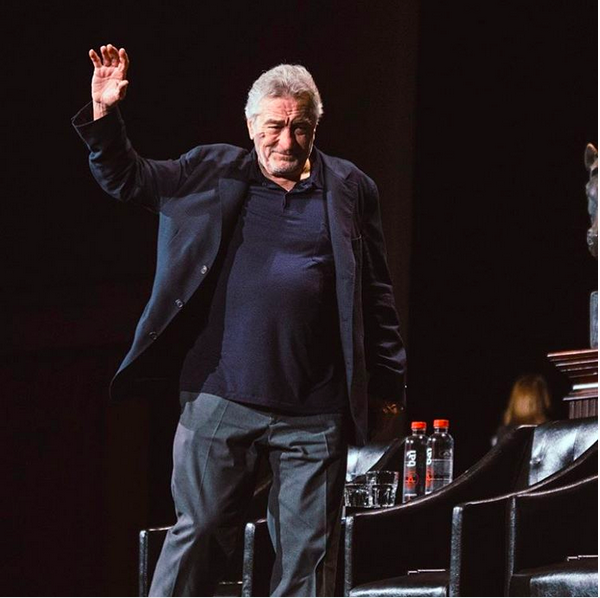Robert De Niro durante o evento celebrando os 45 anos de lançamento de O Poderoso Chefão (Foto: Instagram)
