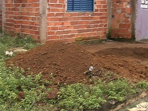 fossa Goiânia, Goiás 2 (Foto: Reprodução / TV Anhanguera) fossa Goiânia, Goiás 2 (Foto: Reprodução / TV Anhanguera)