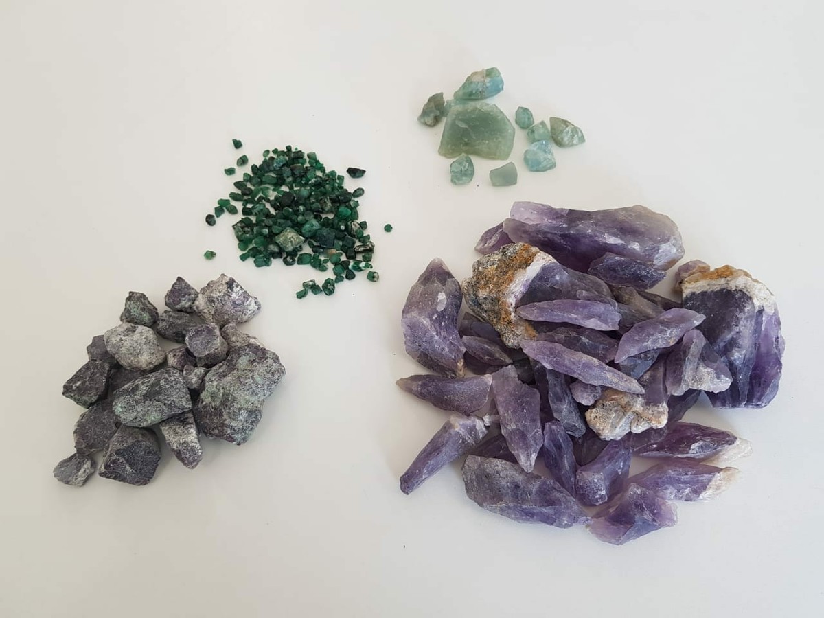 Polícia do PI descobre garimpo clandestino de diamantes e apreende pedras  preciosas | Piauí | G1