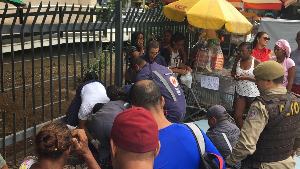 Atendimento às vítimas no Campo Grande — Foto: Ivis Macedo/G1