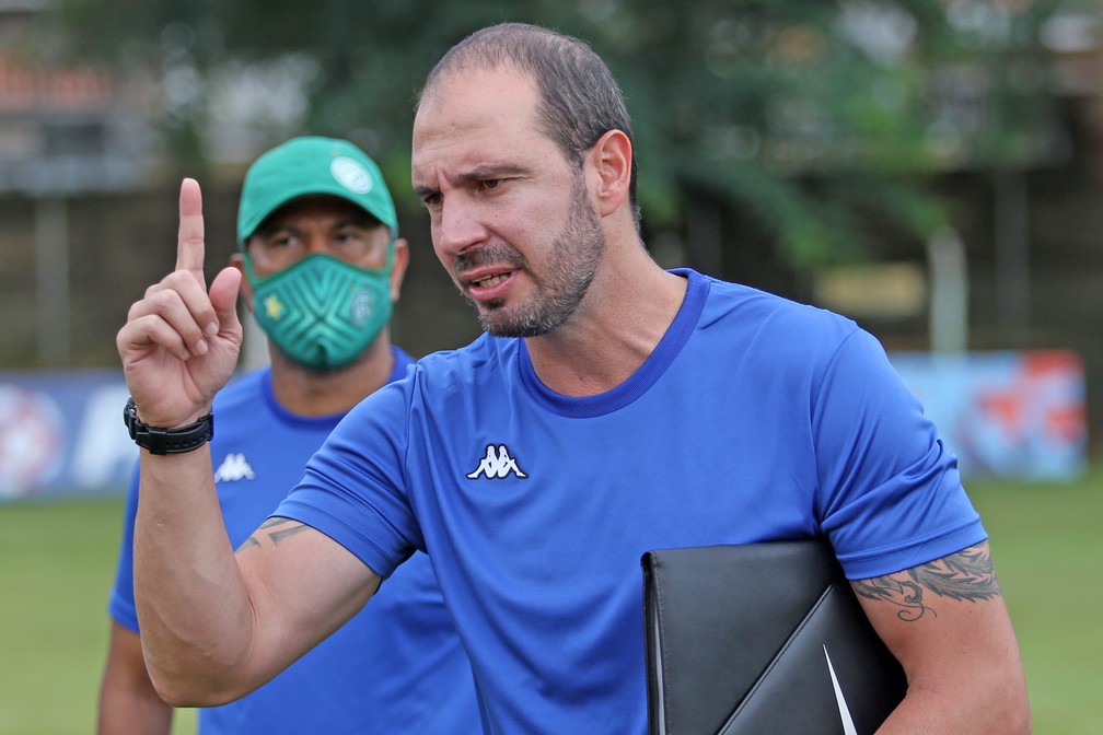 Allan Aal destaca a importância da pré-temporada — Foto: Thomaz Marostegan/Guarani FC