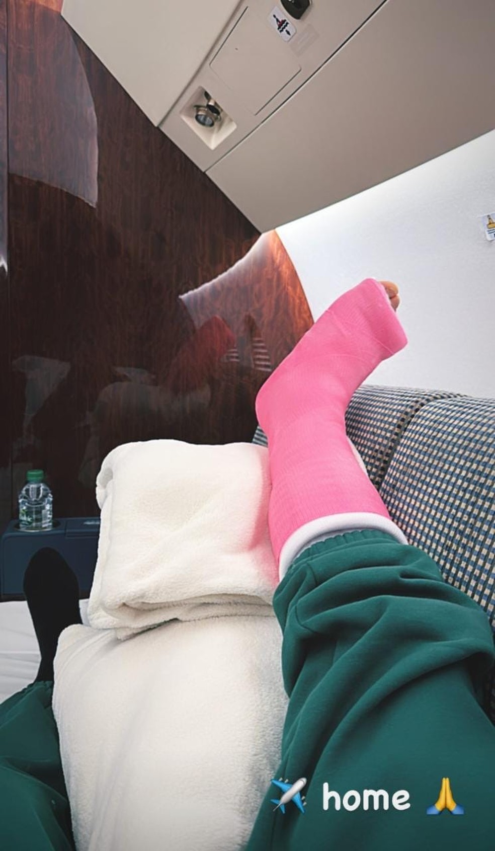 Neymar registrou viagem ap&oacute;s cirurgia no tornozelo direito &mdash; Foto: Reprodu&ccedil;&atilde;o/Instagram