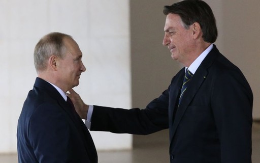 Somos solidários à Rússia”, diz Bolsonaro a Putin