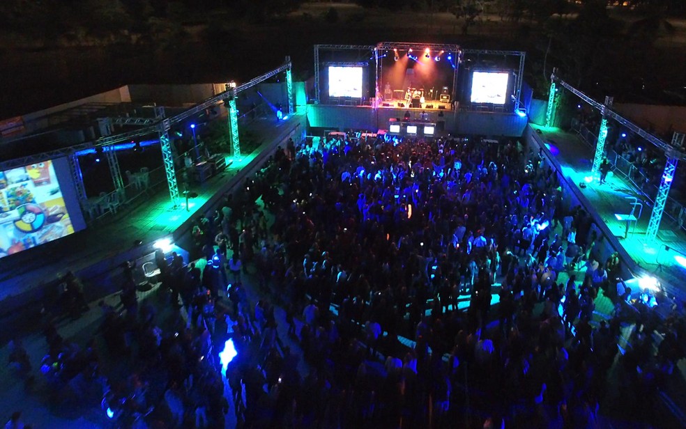 Festa Com Tematica Anos 80 Revitaliza Extinta Piscina De Ondas Do Df Distrito Federal G1