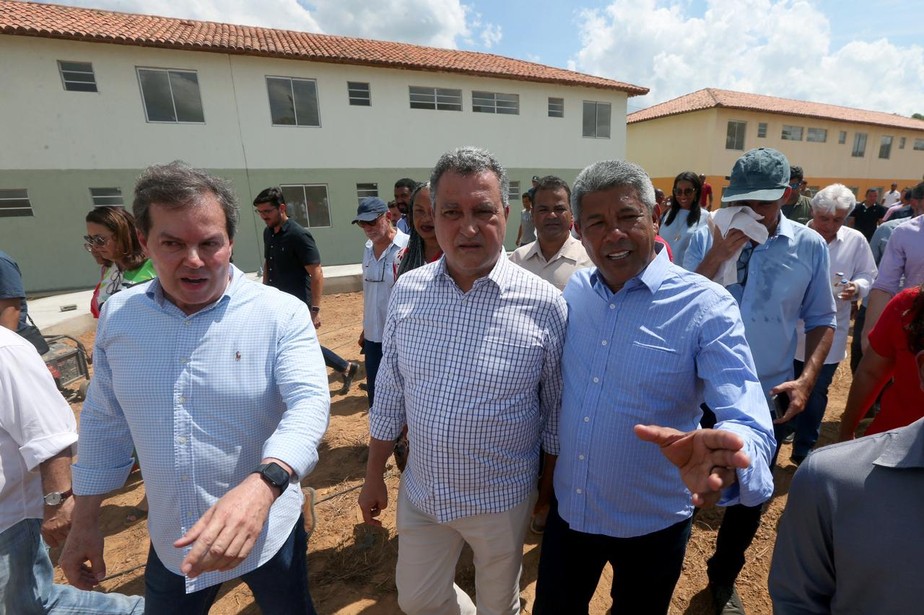 Rui Costa faz visita a unidades do Minha Casa, Minha Vida na Bahia