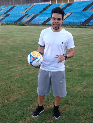 Ex-Cruzeiro Kerlon Foquinha assina com Villa Nova-MG para a disputa do Mineiro