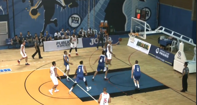 Apoiado pela nação, Fla cansa no fim, mas bate Pinheiros em casa e é líder