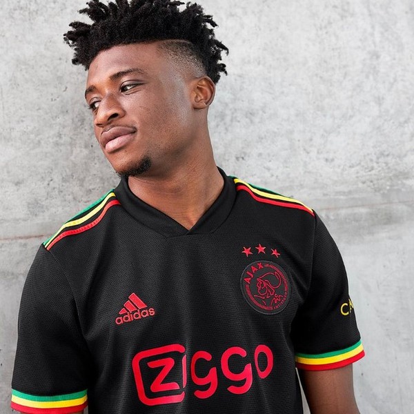 brittle Predictor Put together Ajax lança uniforme para homenagear Bob Marley e a música "Three little  birds" | futebol internacional | ge