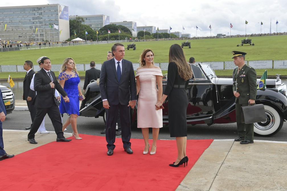 Jair Bolsonaro, e sua esposa, Michelle Bolsonaro  — Foto: Marcos Brandão/Agência Senado