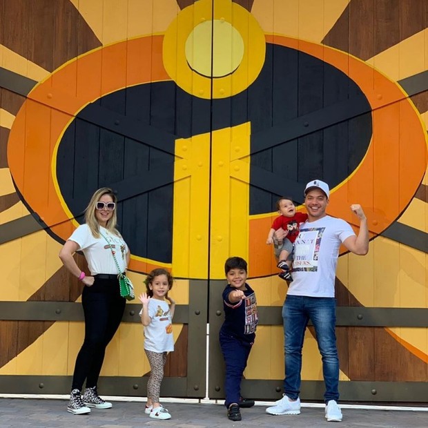 Wesley Safadão com a mulher e filhos (Foto: Reprodução/Instagram)