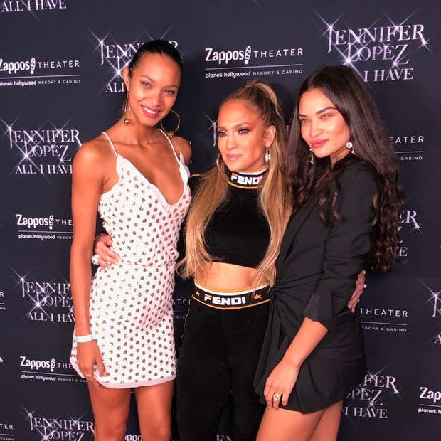 Lais Ribeiro tieta Jennifer Lopez em Las Vegas (Foto: Divulgação)