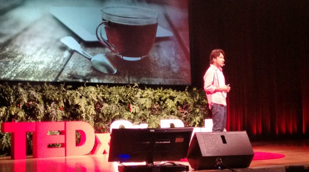 Gustavo Tanaka, durante o TEDxSãoPaulo  (Foto: Rennan A. Julio)