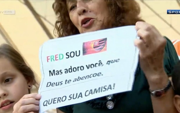 Fred reencontra gols e ganha cartaz carinhoso de torcedora do Flamengo