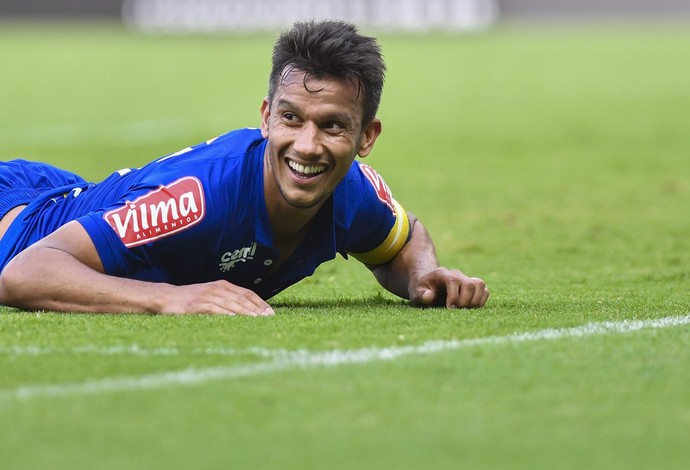 Henrique, do Cruzeiro, dá chapéu no clássico e é o abusado da rodada