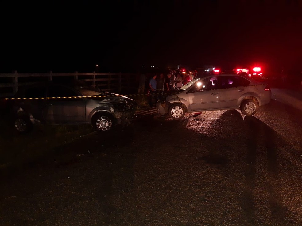 Carros colidem na AL-110, em Arapiraca — Foto: Divulgação/BPRv