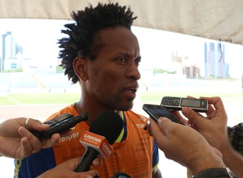 Zé Roberto completa 40 anos e mostra otimismo por melhor performance