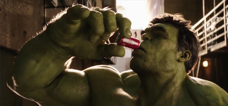 Homem-Formiga e Hulk se enfrentam em comercial do Super Bowl (Foto: reprodução)