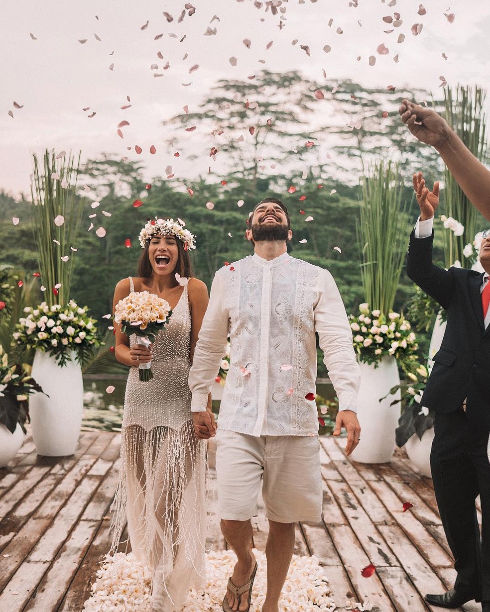 Romana Novais e Alok renovaram os votos em Bali â€” Foto: ReproduÃ§Ã£o/Instagram