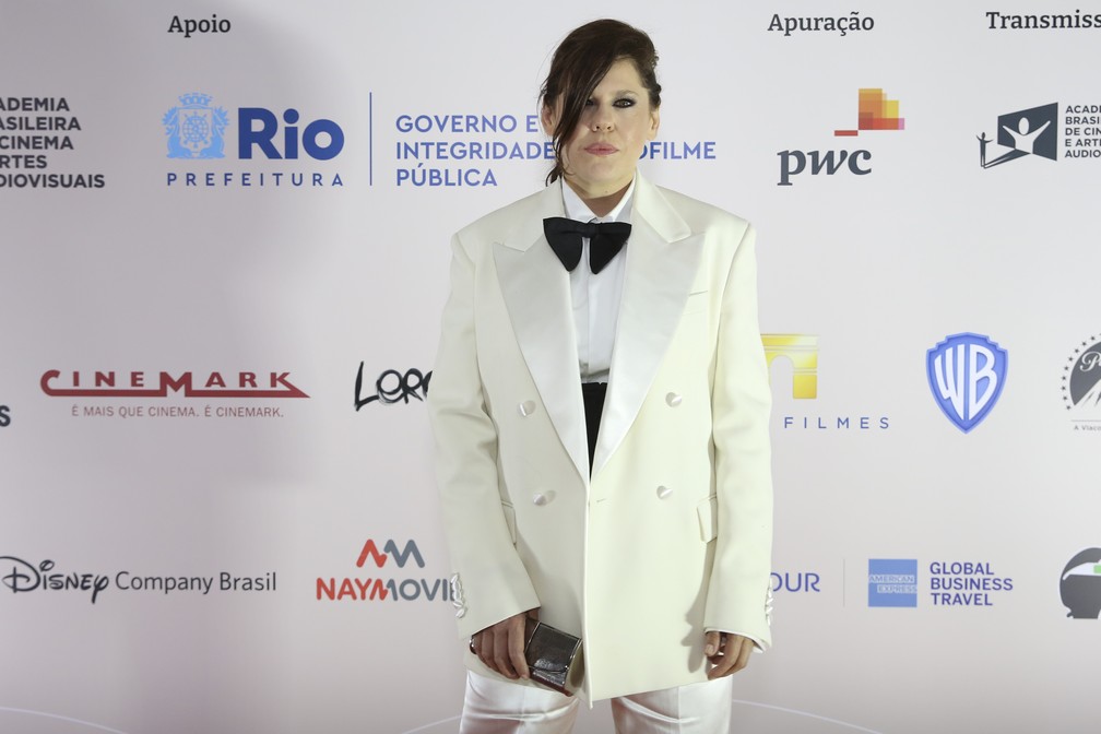 Barbara Paz no tapete vermelho do 21º Grande Prêmio do Cinema Brasileiro — Foto: Roberto Filho / Divulgação