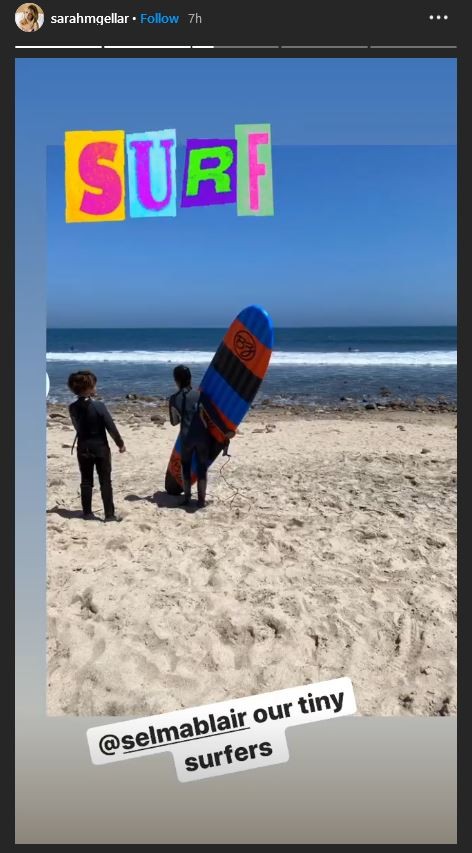 Sarah Michelle Gellar e Selma Blair levam filhos à praia durante quarentena (Foto: Instagram)