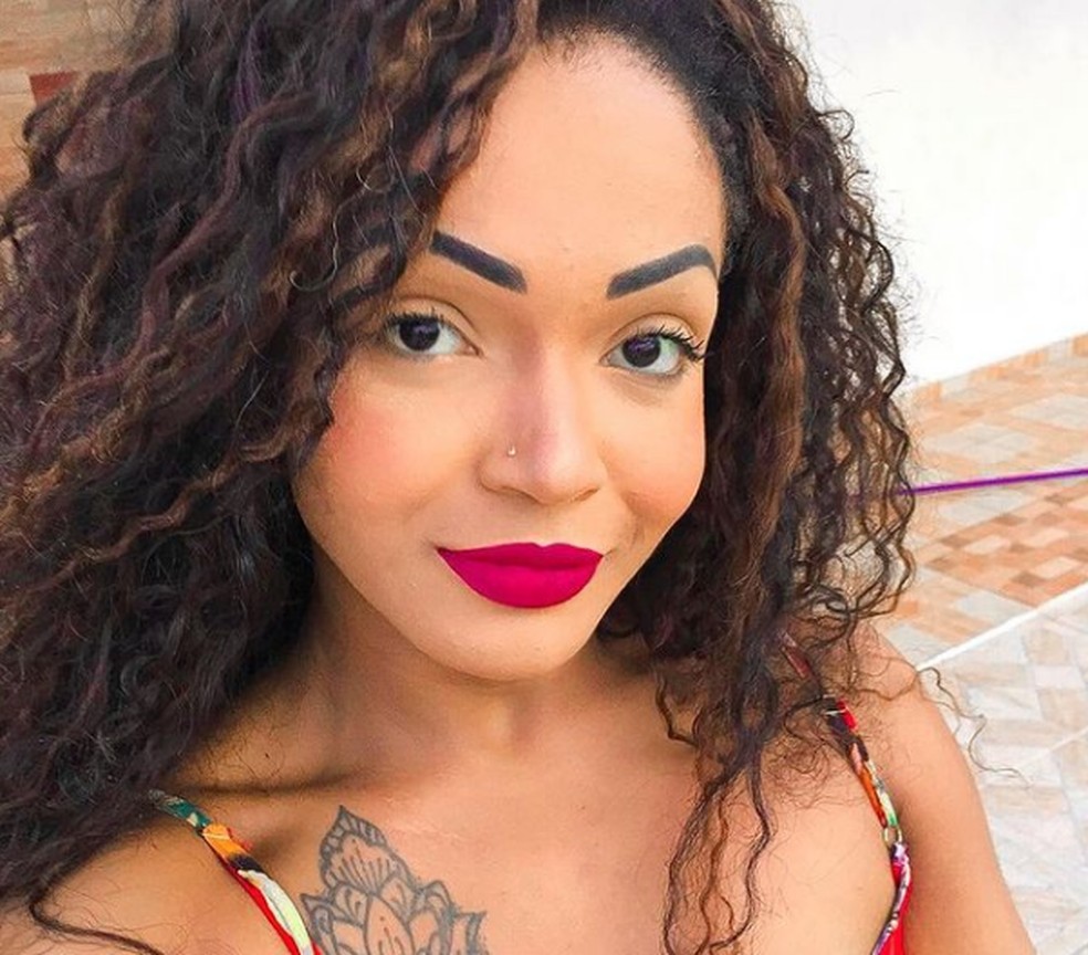 Bárbara Carolina S Knightz foi à polícia e denunciou o deputado estadual  — Foto: Reprodução/Redes Sociais 