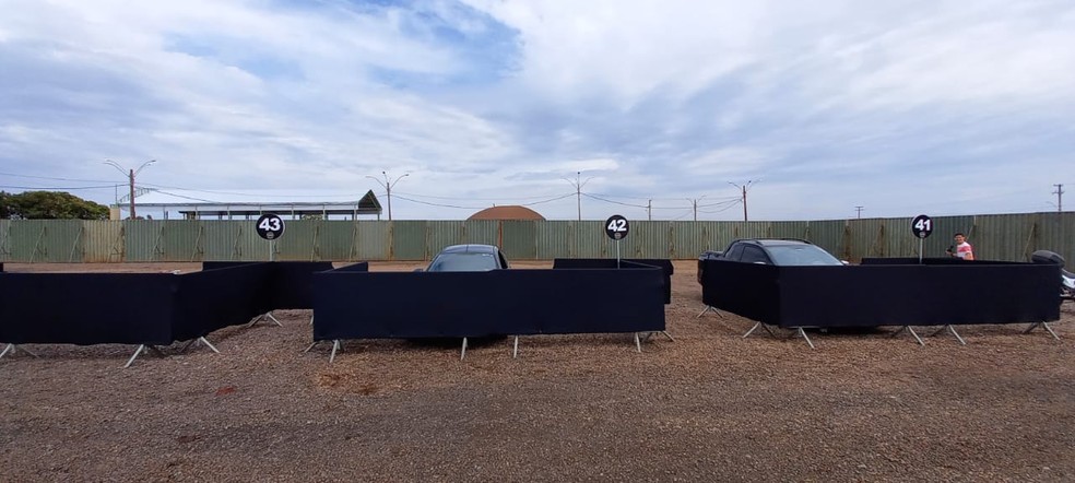 Participantes vão poder curtir as atrações em formato drive-in no rodeio de Ibirarema — Foto: Divulgação