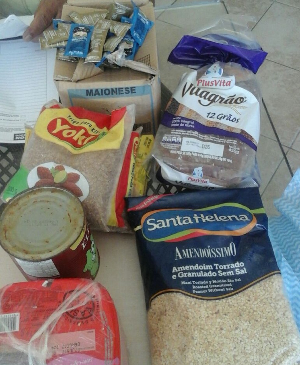 Alimentos fora da validade encontrados em pousada em Porto de Galinhas (Foto: Procon-PE/Divulga&ccedil;&atilde;o)