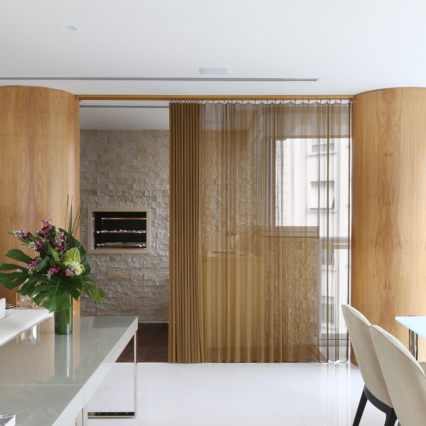 Apartamento de 300 m² tem integração e elegância do décor  (Foto: Projeto foi entregue em cinco meses )
