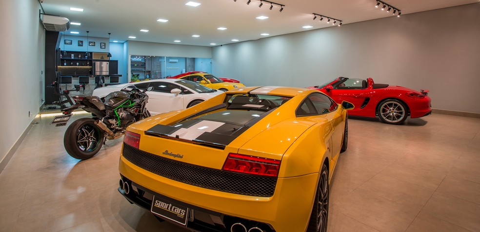 Loja vende veículos de luxo e importados — Foto: Divulgação