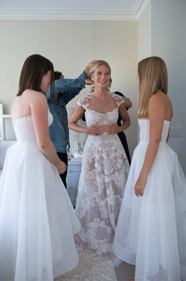 Gwyneth Paltrow e Brad Falchuk abrem álbum de fotos do casamento (Foto: John Dolan and Lynsey Addario)