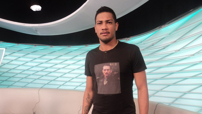 Hernane diz que Grêmio e Santos o sondaram, mas sem fazer propostas