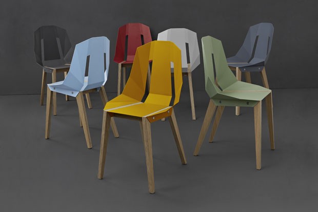 Cadeira Diago, de folha de alumínio e madeira (Foto: Divulgação)
