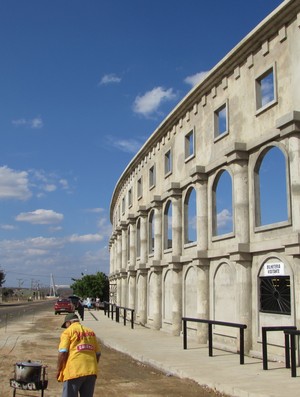 Coliseu de Alto Santo fachada (Foto: Juscelino Filho)
