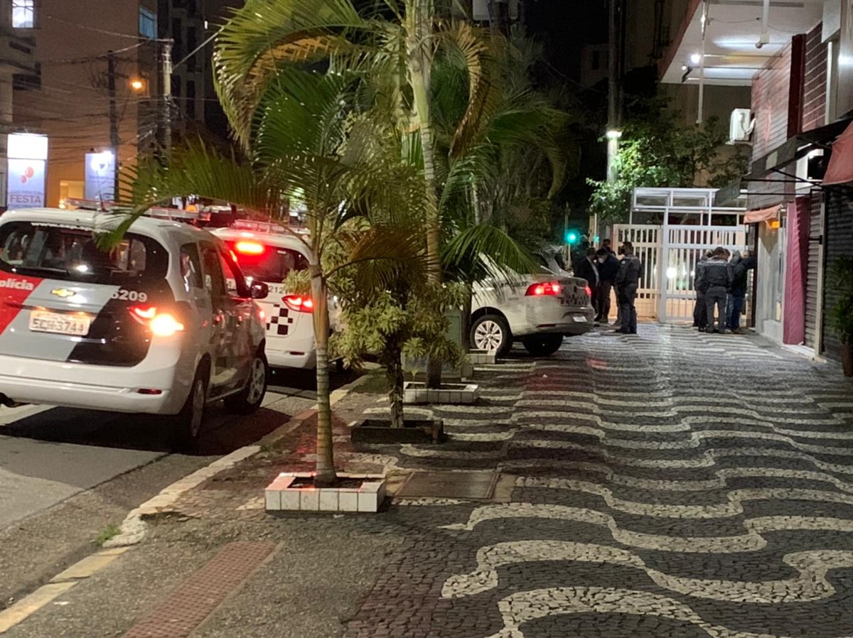 Quatro são detidos após assaltarem loja de eletrônicos e amarrarem vítimas em Santos, SP
