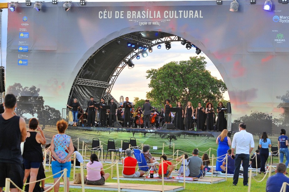 Fim de semana no DF tem exposições, teatro e encerramento do projeto Brasília Iluminada 