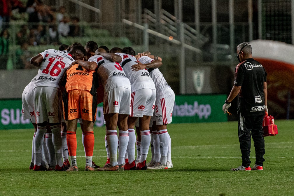 São Paulo se despediu do Brasileirão com derrota para o América-MG — Foto: Alessandra Torres/AGIF