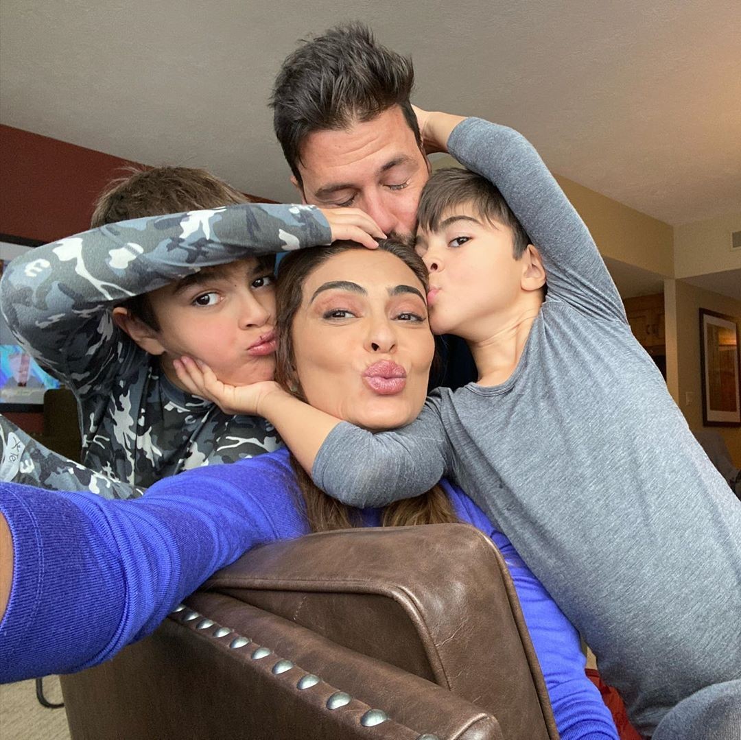 Juliana Paes e família (Foto: Reprodução / Instagram)