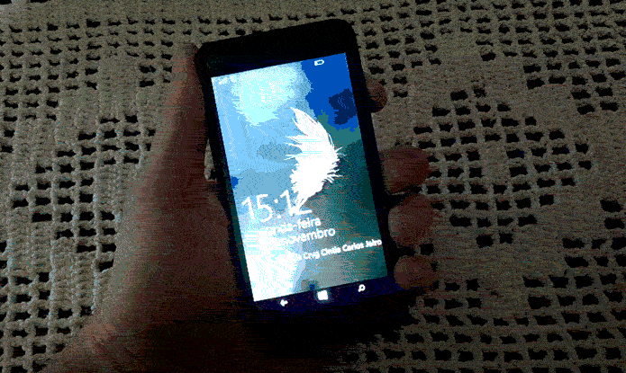 Tela do Lumia 630 pisca quando usuário tira um screen shot (Foto: Elson de Souza/TechTudo)