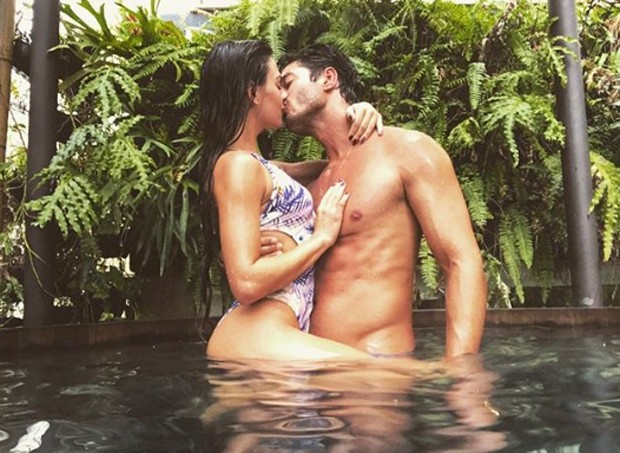 Isis Valverde e o namorado (Foto: Reprodução / Instagram)