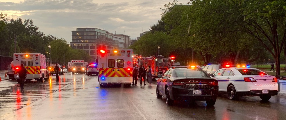 Corpo de bombeiros disse que vítimas foram transportadas para hospitais da área — Foto: DC Fire and EMS/Reprodução Twitter