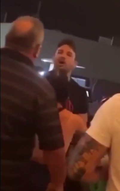 O lutador de MMA Mike Perry instantes antes de agredir um idoso (Foto: Instagram)