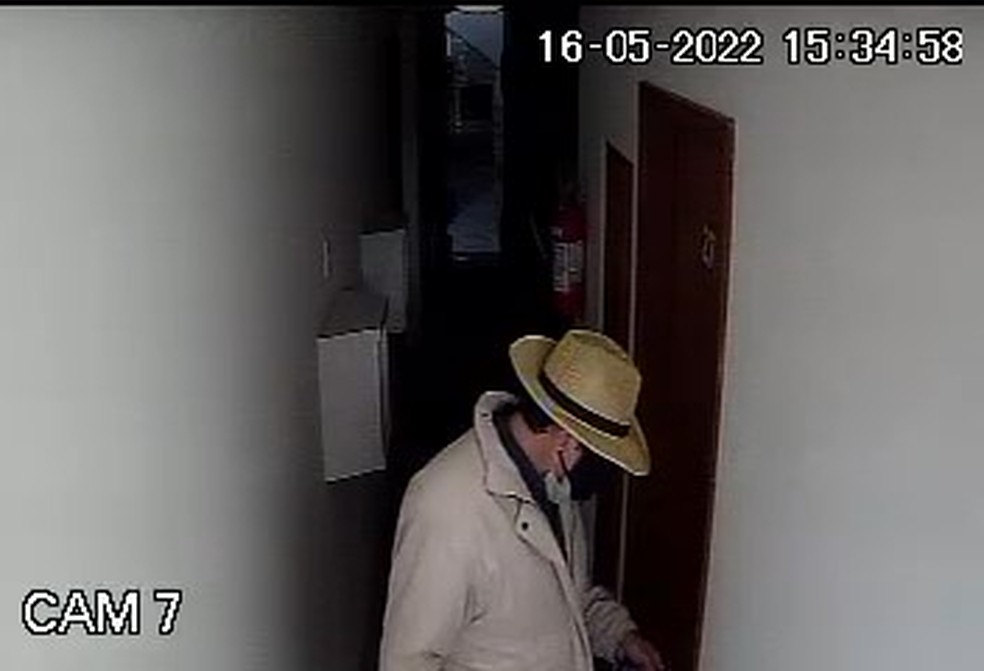 Momento em que Paulo Cupertino é preso em hotel na Zona Sul de SP — Foto: Reprodução