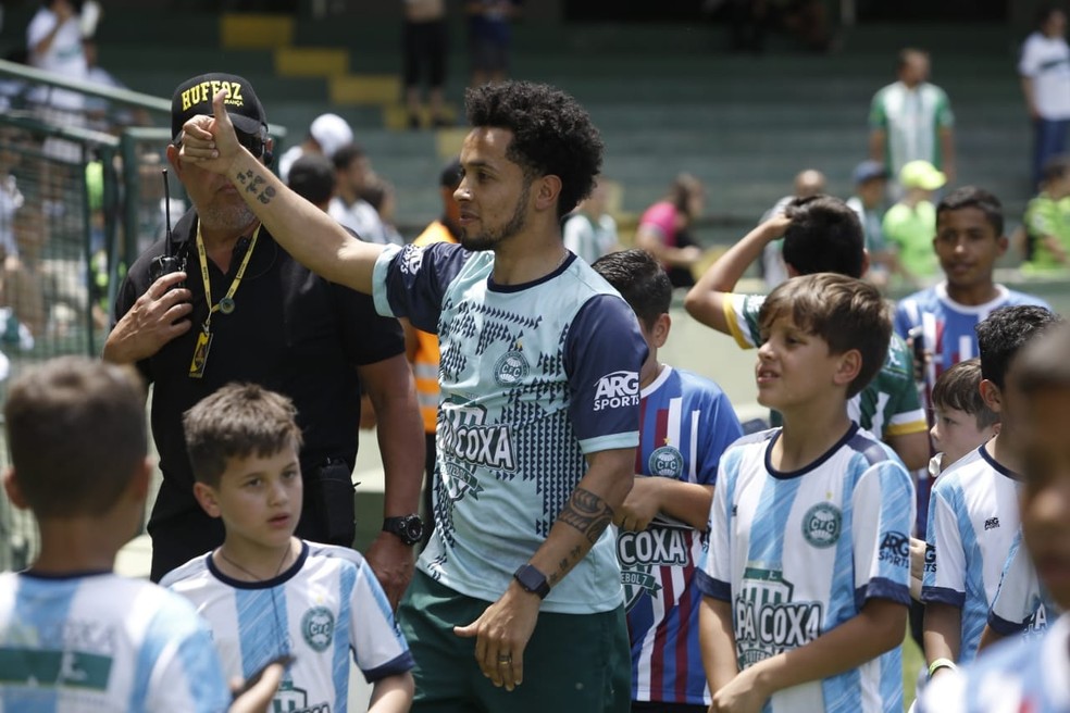 Mais uma do meia do Coritiba. E aí, Rafinha? Vai ficar? A decisão sai durante as férias  — Foto: André Rodrigues/Gazeta do Povo
